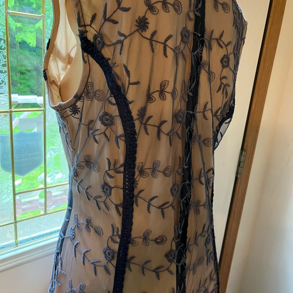 Absolutely beautiful dress size 10 fully lined - Picture 8 of 12